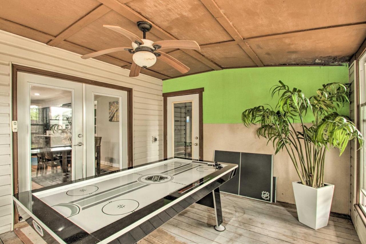 2-Story Pensacola Home With Game Room And Private Yard المظهر الخارجي الصورة