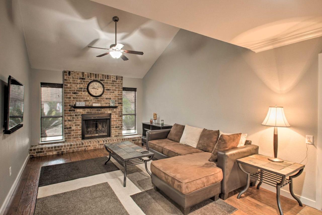 2-Story Pensacola Home With Game Room And Private Yard المظهر الخارجي الصورة